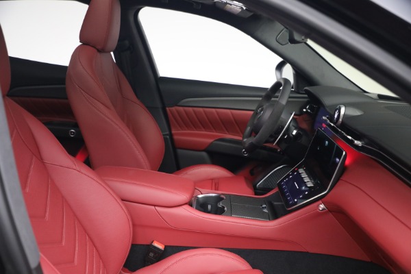 New 2027 Maserati Grecale Trofeo for sale $128,145 at Bugatti of Greenwich in Greenwich CT 06830 12