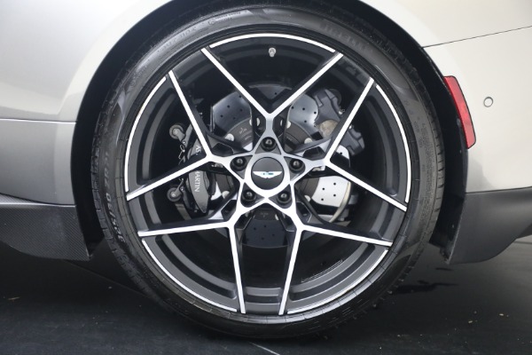 Used 2025 Aston Martin Vanquish for sale $429,900 at Bugatti of Greenwich in Greenwich CT 06830 18