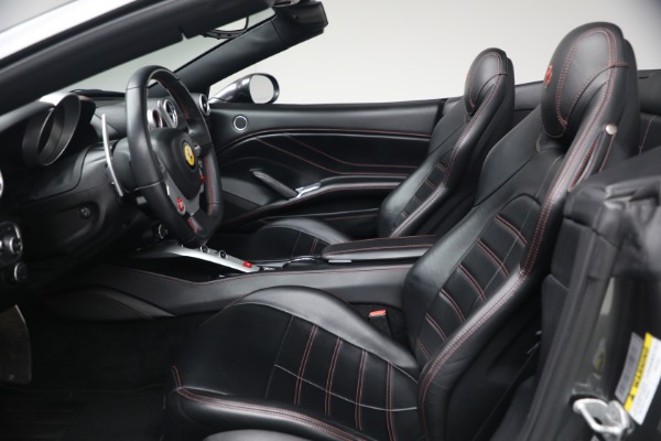 Used 2015 Ferrari California T for sale $139,900 at Bugatti of Greenwich in Greenwich CT 06830 15