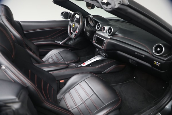 Used 2015 Ferrari California T for sale $139,900 at Bugatti of Greenwich in Greenwich CT 06830 18