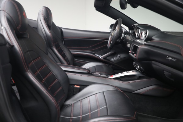 Used 2015 Ferrari California T for sale $139,900 at Bugatti of Greenwich in Greenwich CT 06830 19