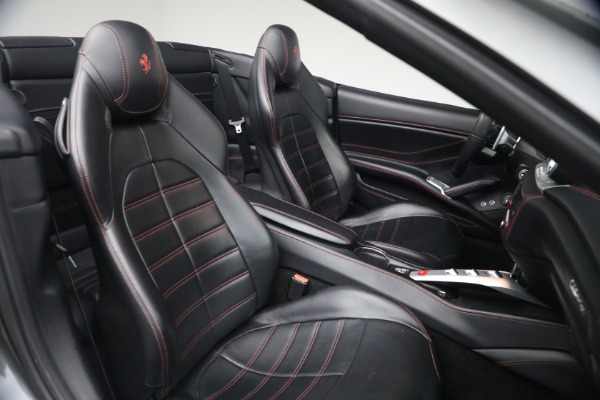 Used 2015 Ferrari California T for sale $139,900 at Bugatti of Greenwich in Greenwich CT 06830 20
