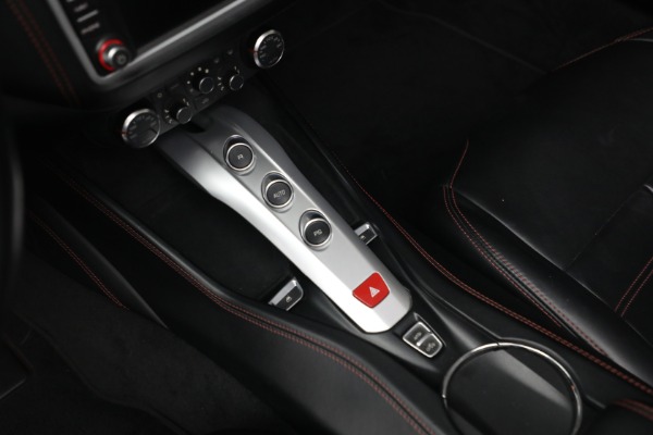 Used 2015 Ferrari California T for sale $139,900 at Bugatti of Greenwich in Greenwich CT 06830 23