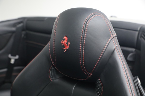 Used 2015 Ferrari California T for sale $139,900 at Bugatti of Greenwich in Greenwich CT 06830 25