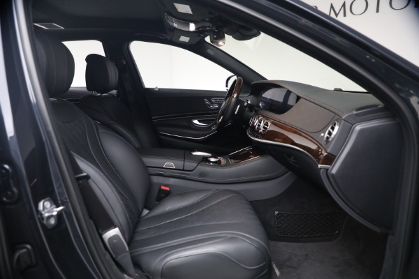 Used 2019 Mercedes-Benz S-Class S 560 4MATIC for sale $49,900 at Bugatti of Greenwich in Greenwich CT 06830 16