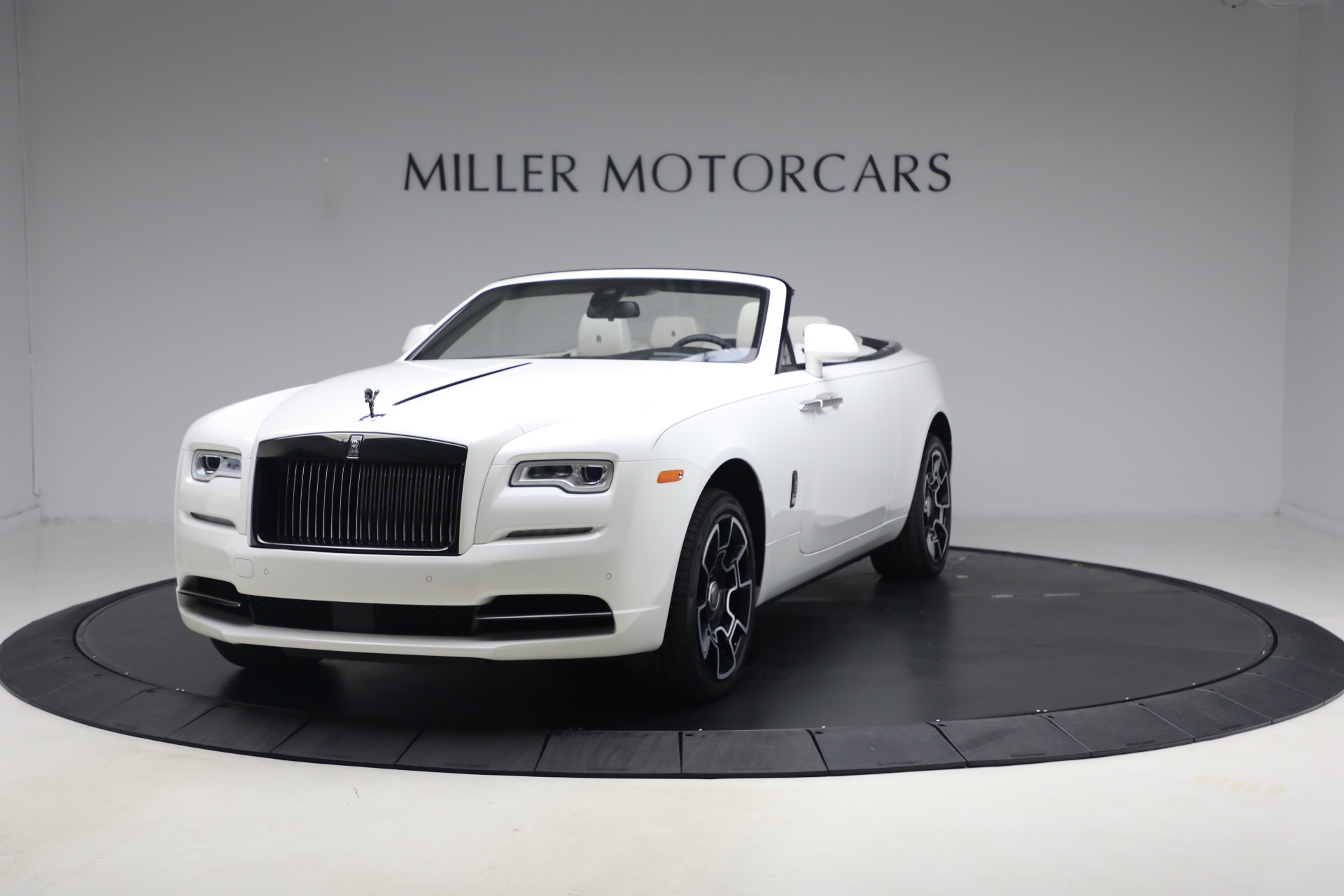Used 2019 Rolls-Royce Black Badge Dawn for sale $299,900 at Bugatti of Greenwich in Greenwich CT 06830 1